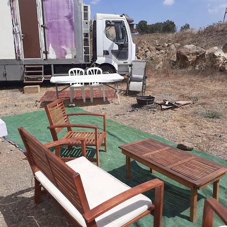 Luxury Caravan Truck In The Golan Heights Bruchim Qela' Alon Екстериор снимка
