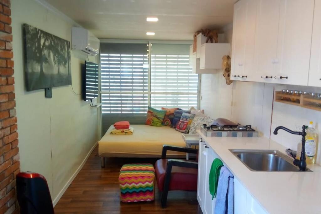 Luxury Caravan Truck In The Golan Heights Bruchim Qela' Alon Екстериор снимка